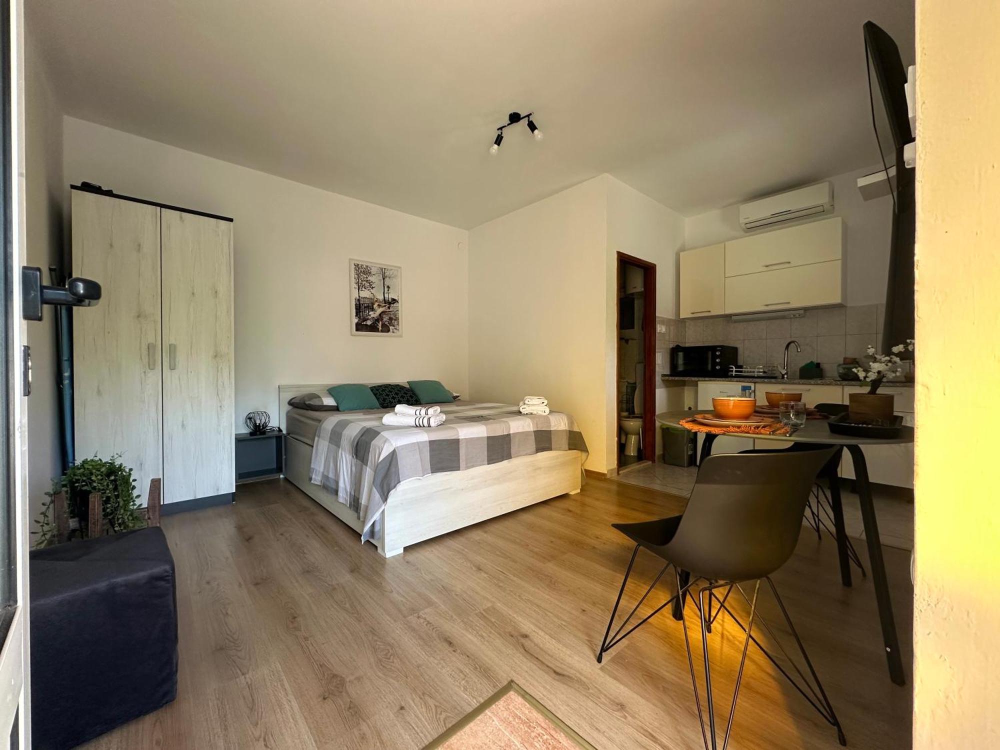 Studio Apartment Coce Trogir Exterior foto